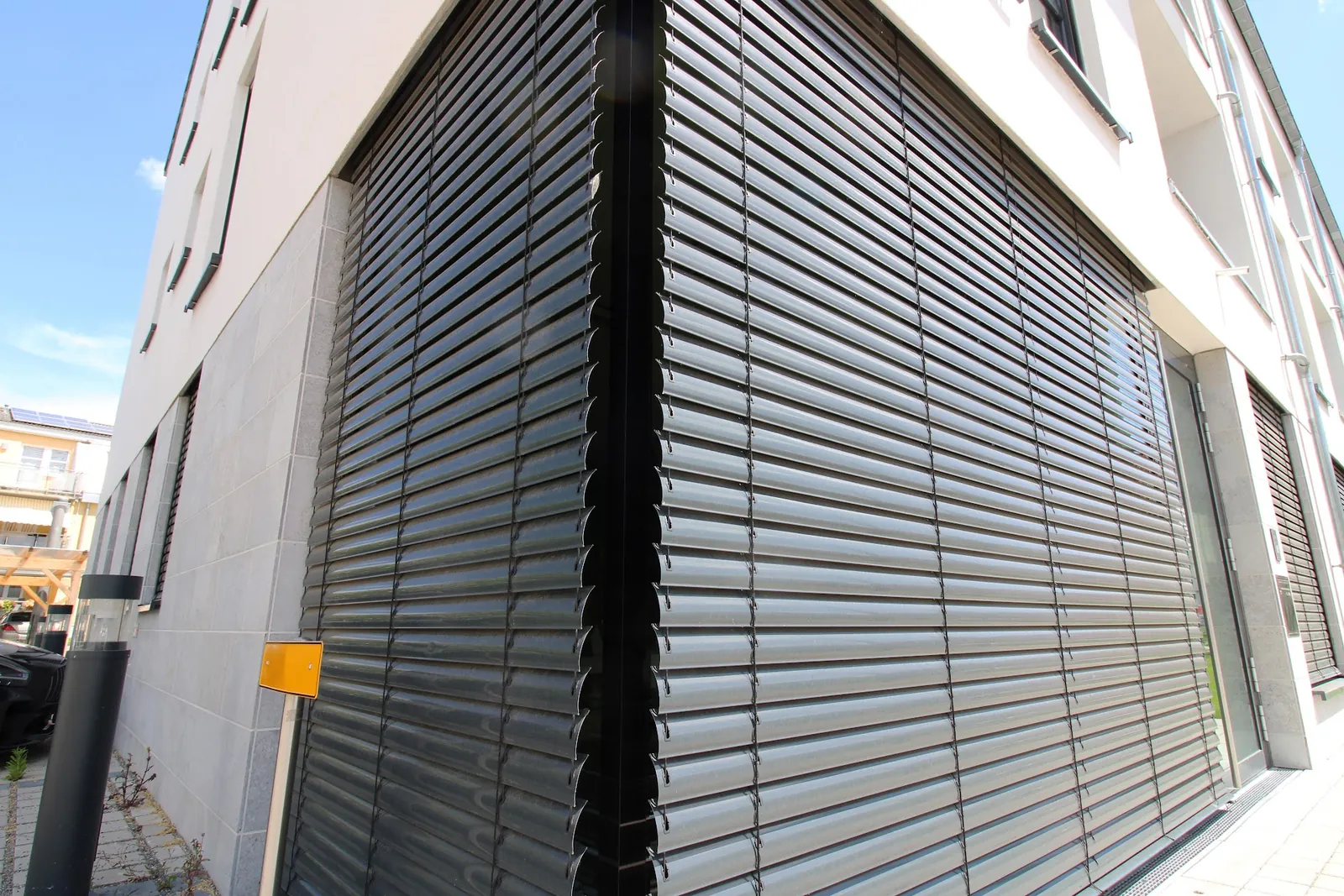 Sonnenschutz für Hausverwaltungen — ein Partner für viele Einheiten. Sonnenschutz für Hausverwaltungen — ein Partner für viele Einheiten.